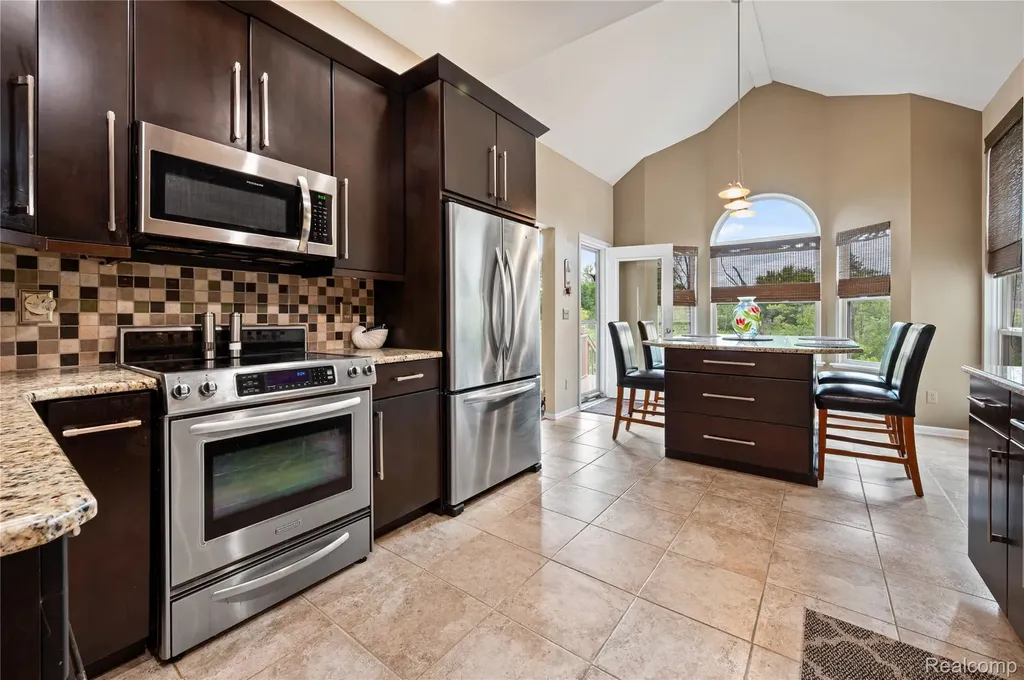 2460 Fenton Creek Lane Fenton Charter Township MI 48430