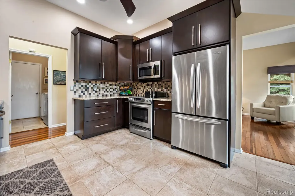 2460 Fenton Creek Lane Fenton Charter Township MI 48430