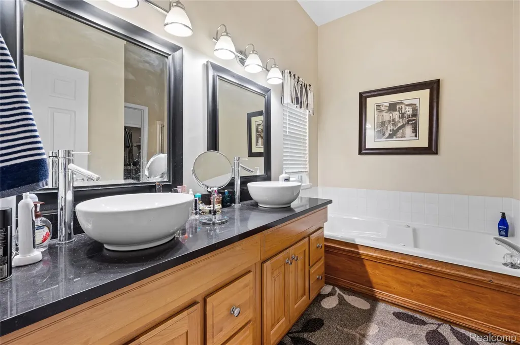 2460 Fenton Creek Lane Fenton Charter Township MI 48430