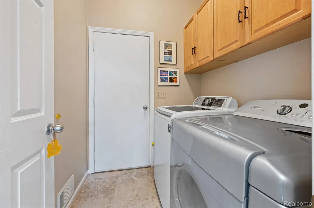 2460 Fenton Creek Lane Fenton Charter Township MI 48430