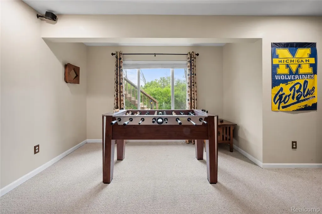 2460 Fenton Creek Lane Fenton Charter Township MI 48430