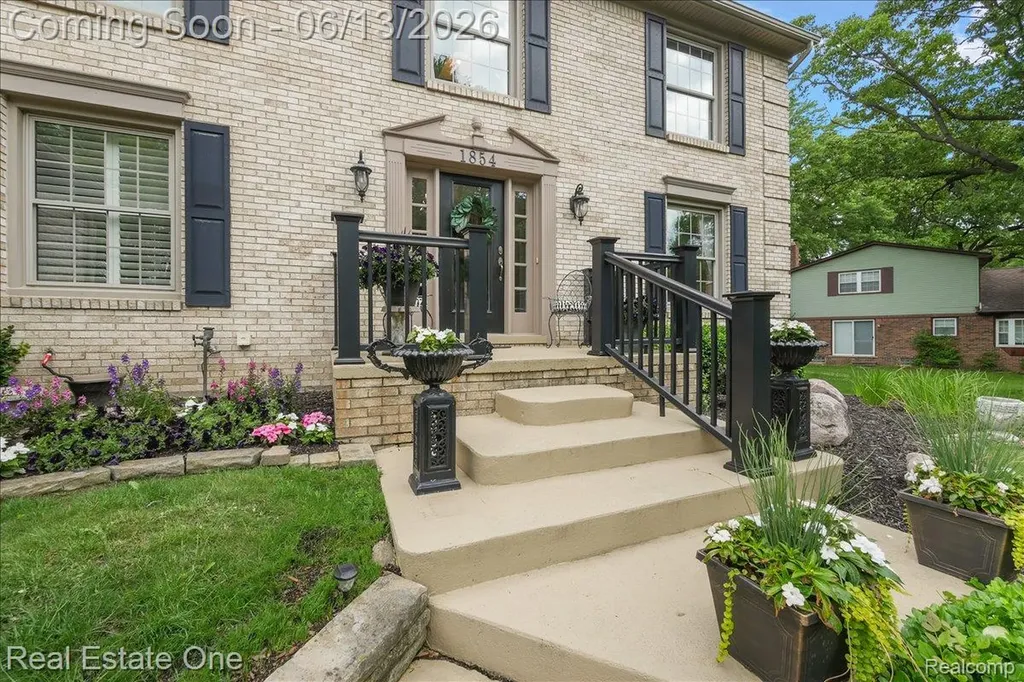 1854 Ludgate Lane Rochester Hills City MI 48309