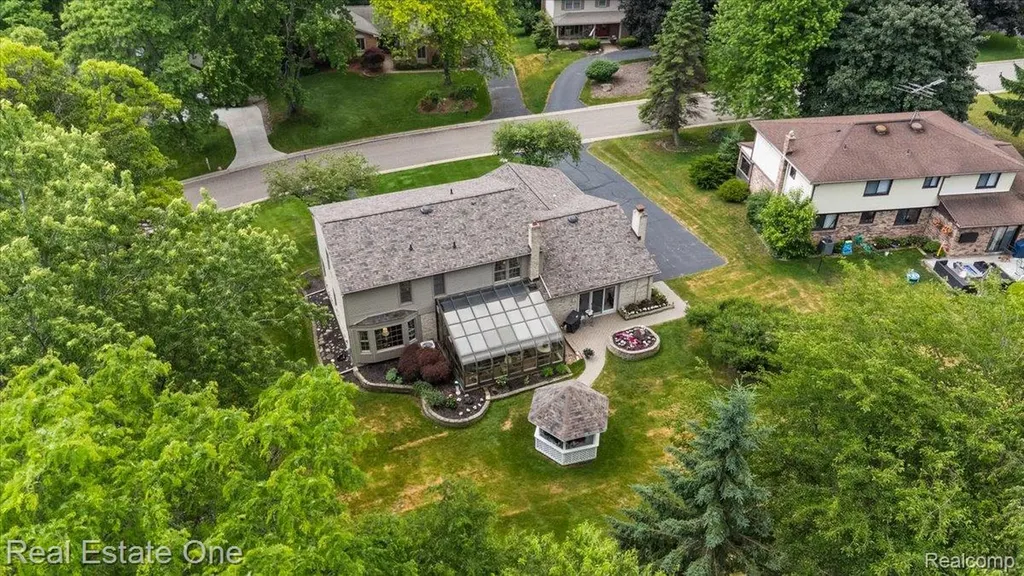 1854 Ludgate Lane Rochester Hills City MI 48309
