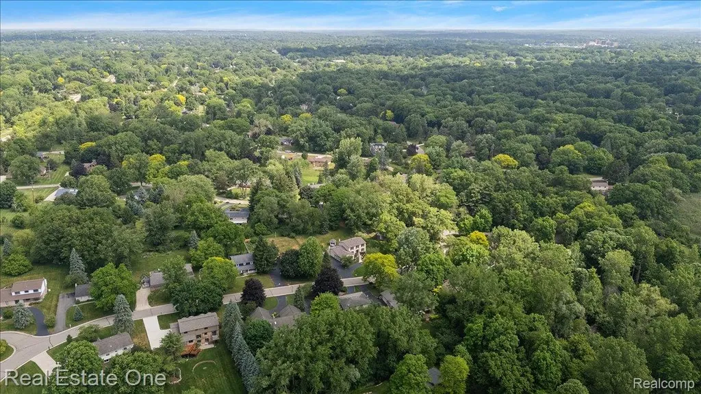 1854 Ludgate Lane Rochester Hills City MI 48309