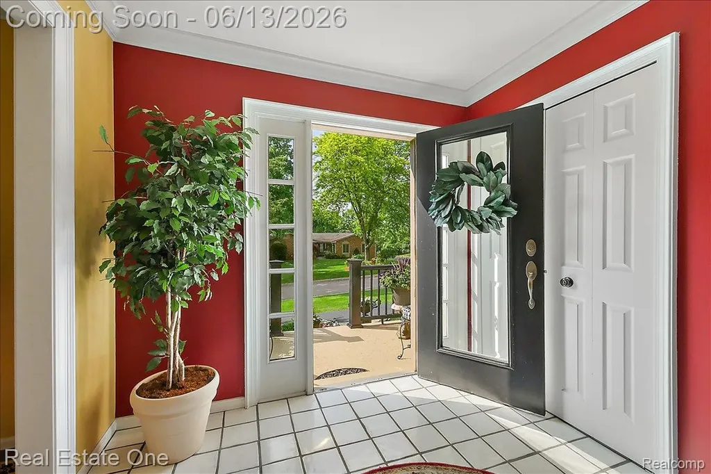 1854 Ludgate Lane Rochester Hills City MI 48309