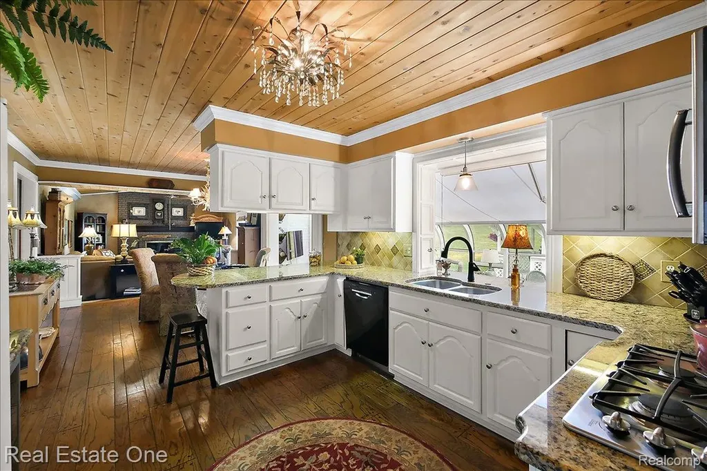 1854 Ludgate Lane Rochester Hills City MI 48309