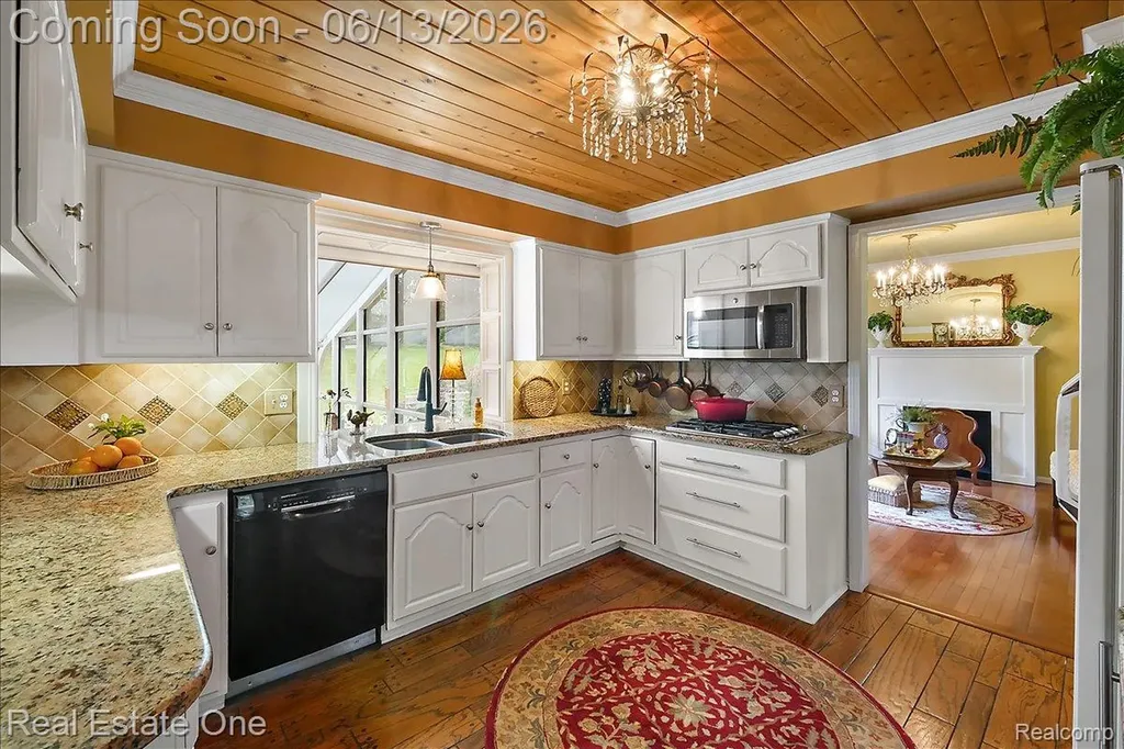 1854 Ludgate Lane Rochester Hills City MI 48309