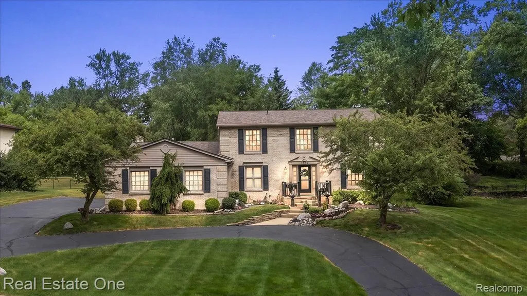 1854 Ludgate Lane Rochester Hills City MI 48309