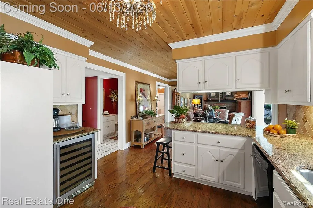 1854 Ludgate Lane Rochester Hills City MI 48309