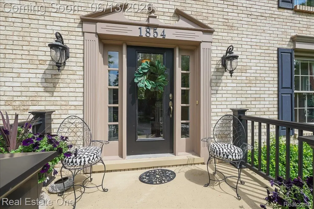 1854 Ludgate Lane Rochester Hills City MI 48309