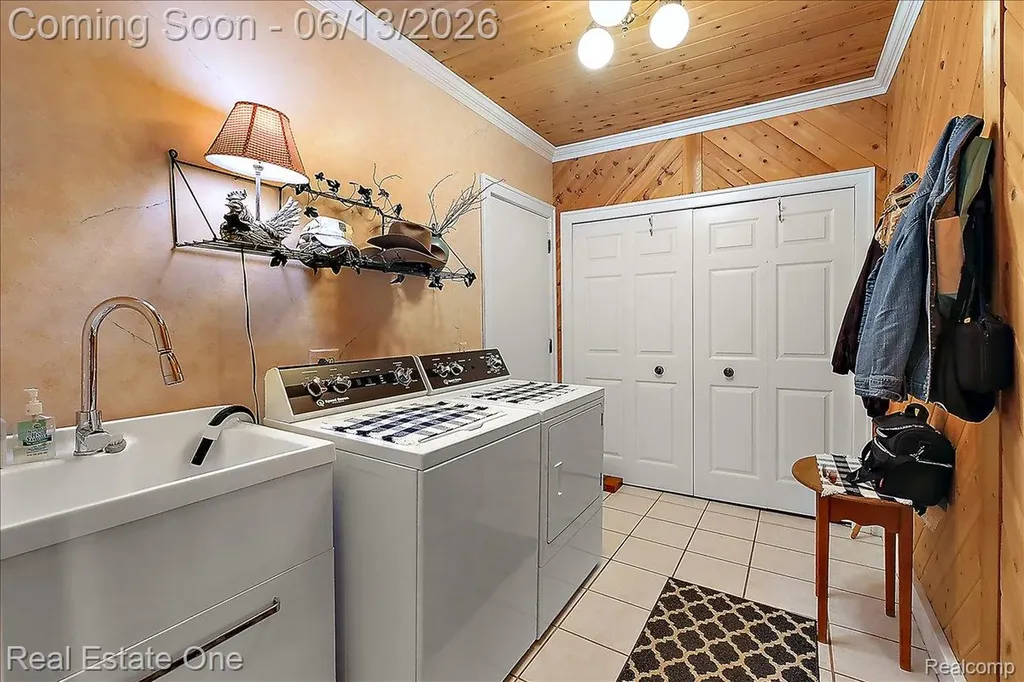 1854 Ludgate Lane Rochester Hills City MI 48309