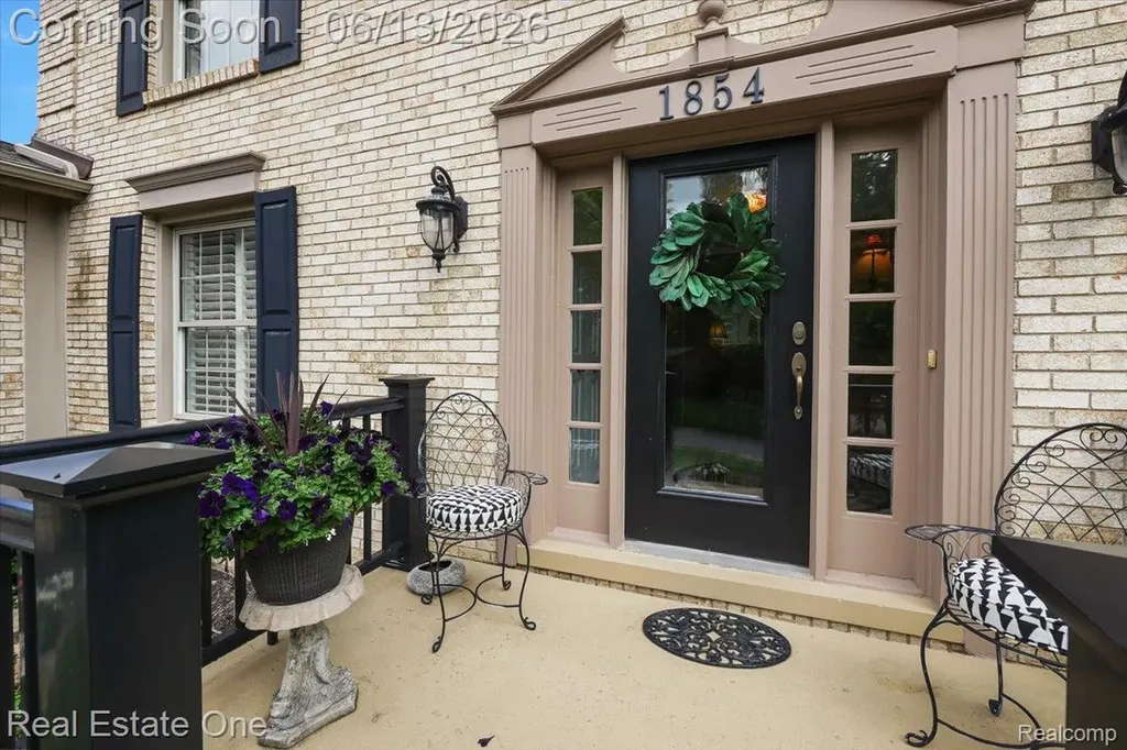 1854 Ludgate Lane Rochester Hills City MI 48309