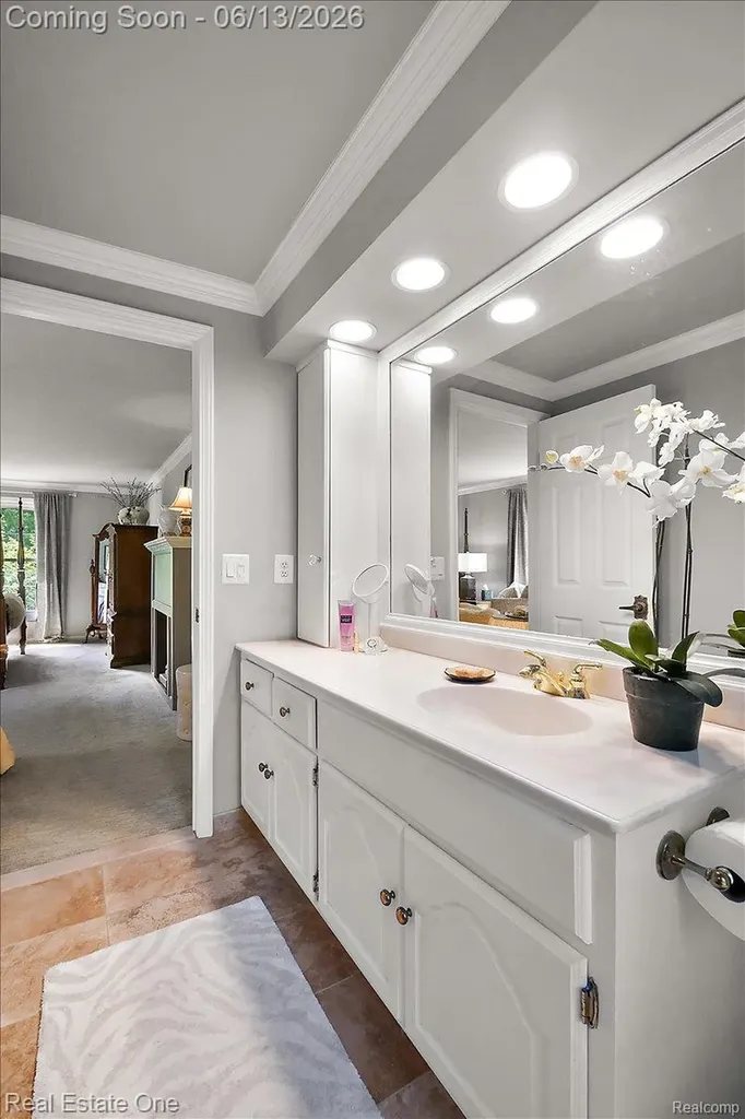 1854 Ludgate Lane Rochester Hills City MI 48309