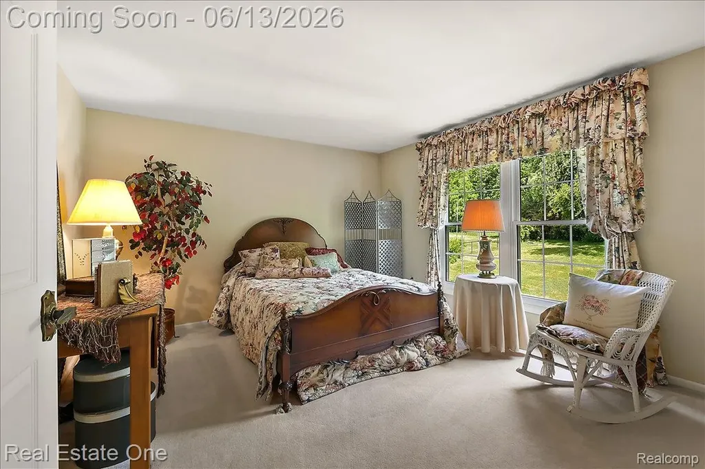 1854 Ludgate Lane Rochester Hills City MI 48309