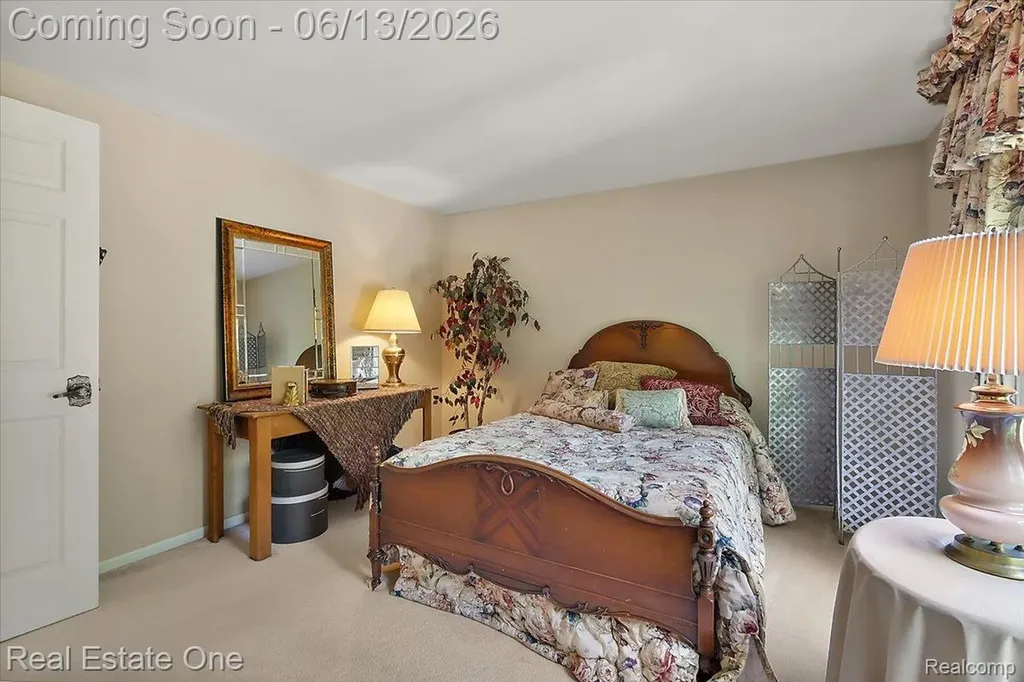 1854 Ludgate Lane Rochester Hills City MI 48309