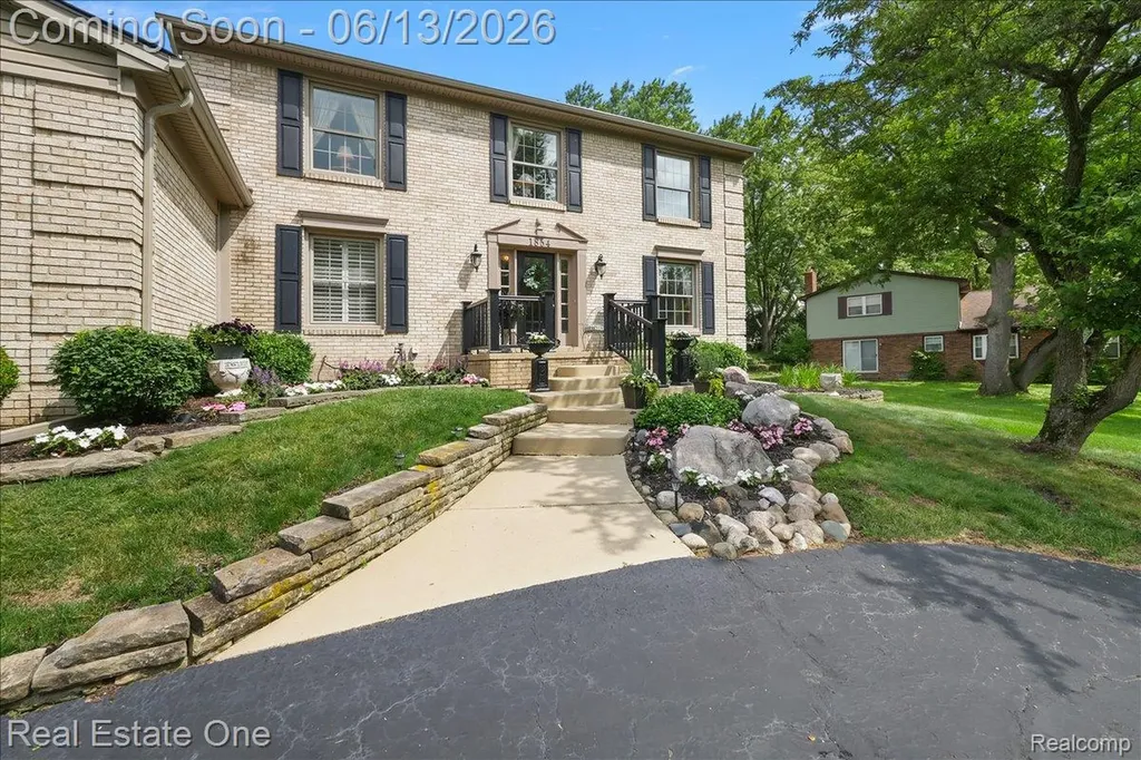 1854 Ludgate Lane Rochester Hills City MI 48309