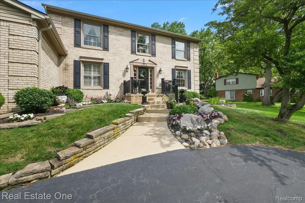 1854 Ludgate Lane Rochester Hills City MI 48309
