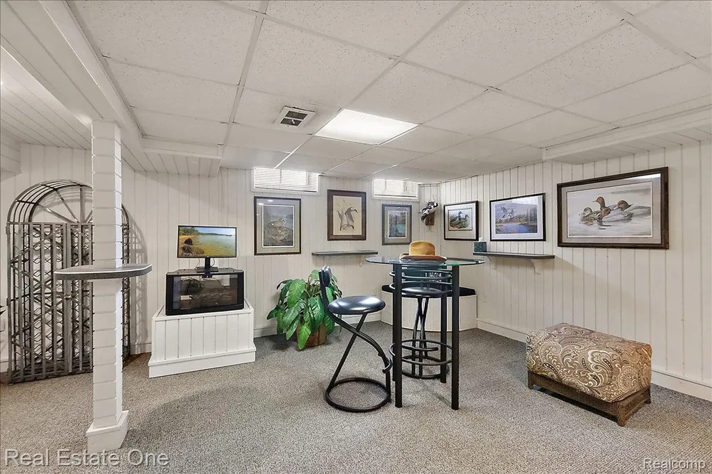 1854 Ludgate Lane Rochester Hills City MI 48309