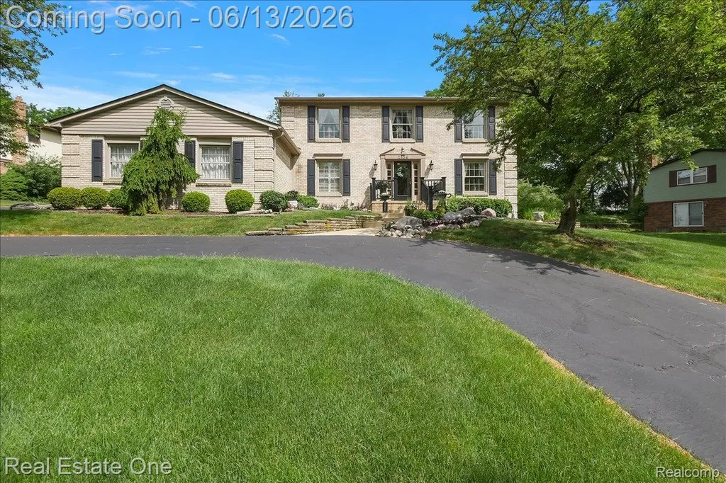 1854 Ludgate Lane Rochester Hills City MI 48309