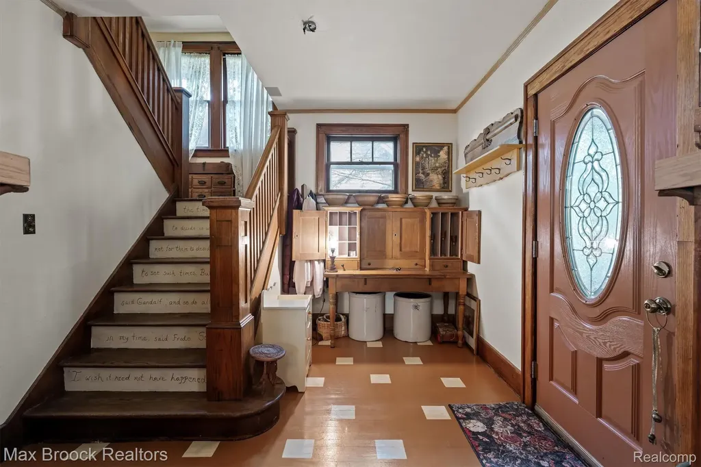 516 S Laurel Street Royal Oak City MI 48067