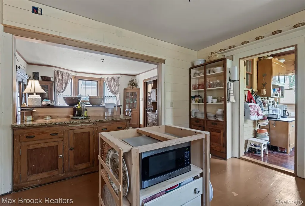 516 S Laurel Street Royal Oak City MI 48067