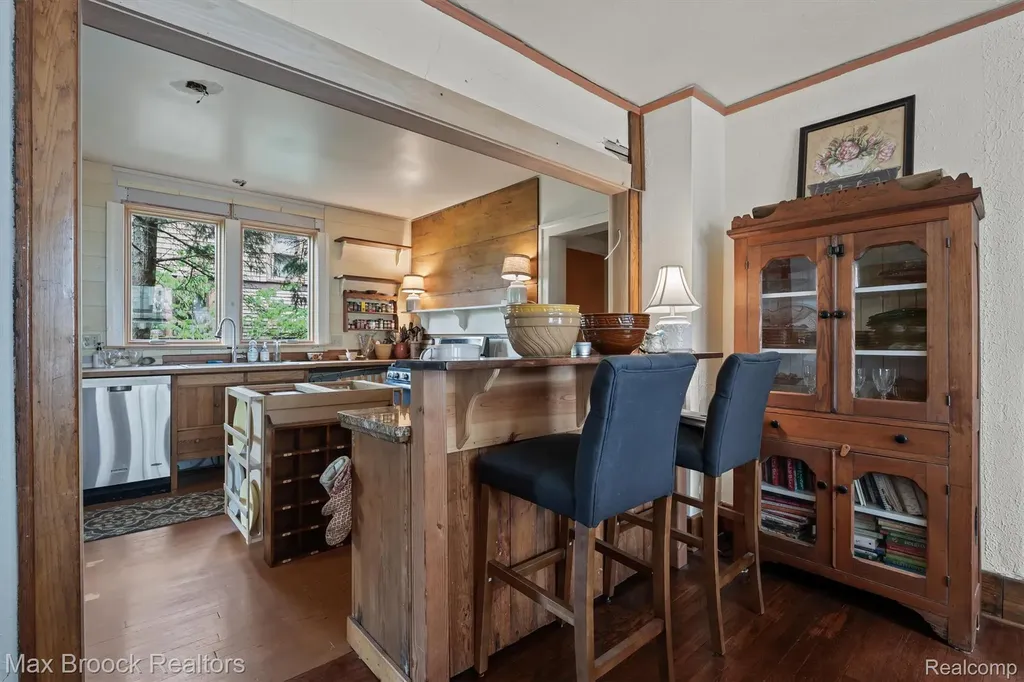 516 S Laurel Street Royal Oak City MI 48067