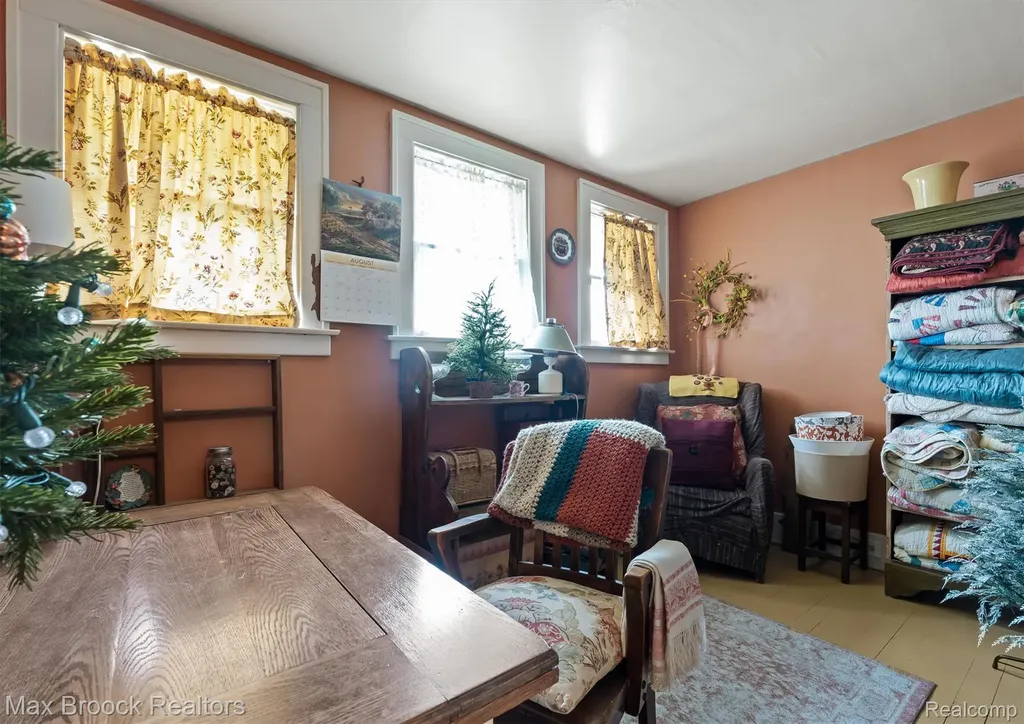 516 S Laurel Street Royal Oak City MI 48067