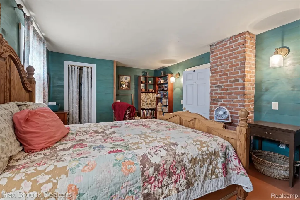 516 S Laurel Street Royal Oak City MI 48067