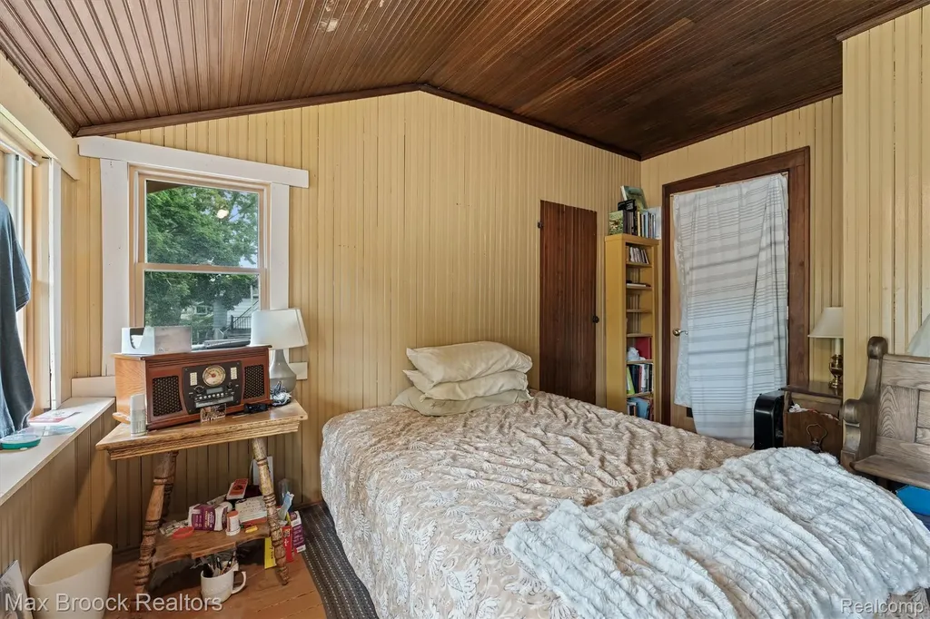 516 S Laurel Street Royal Oak City MI 48067