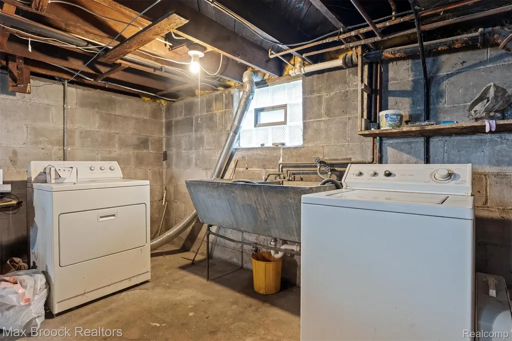 516 S Laurel Street Royal Oak City MI 48067