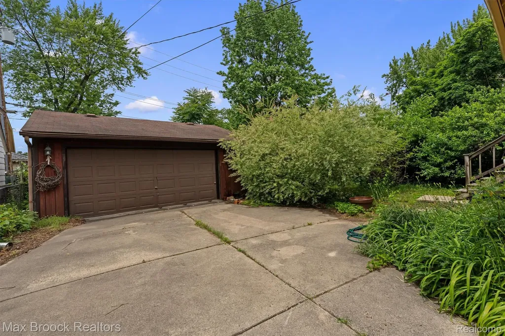 516 S Laurel Street Royal Oak City MI 48067