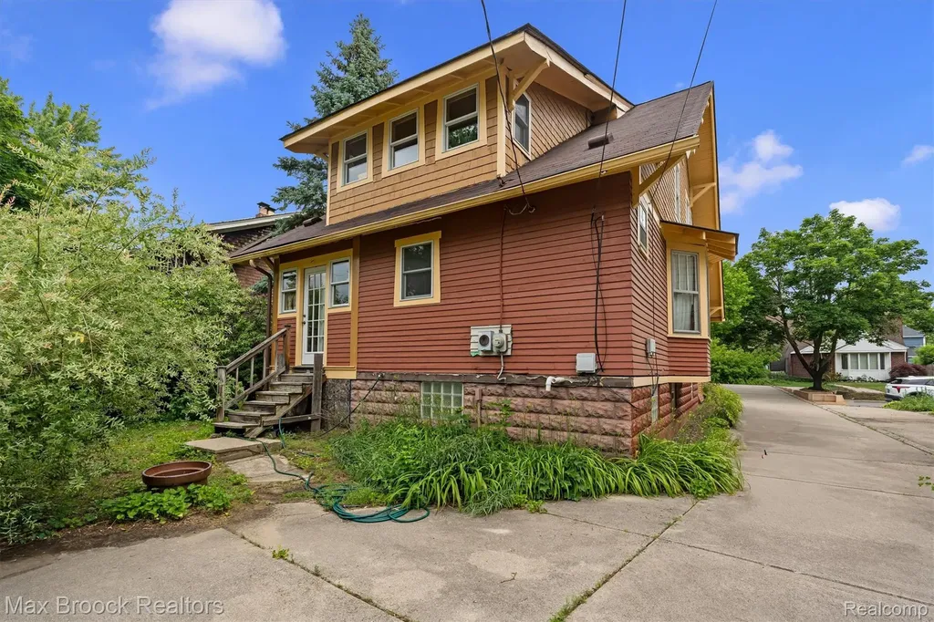 516 S Laurel Street Royal Oak City MI 48067