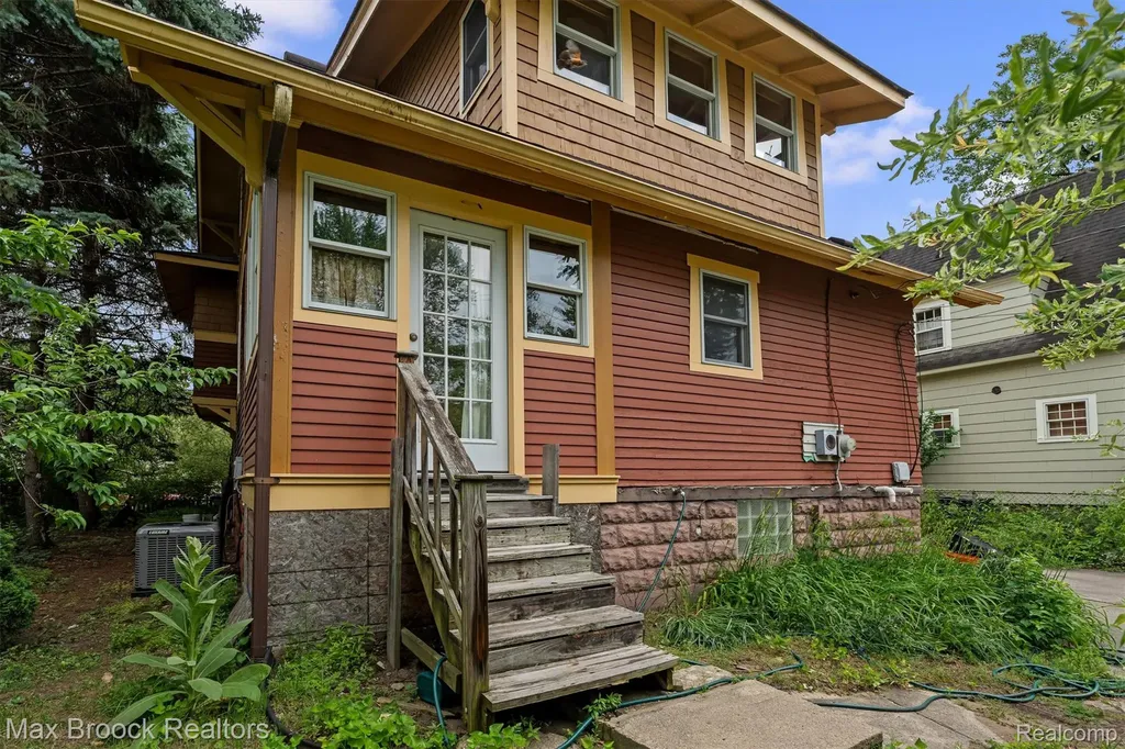 516 S Laurel Street Royal Oak City MI 48067