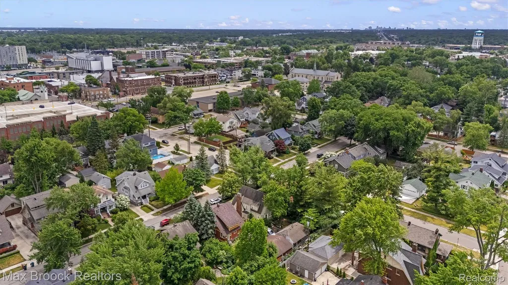 516 S Laurel Street Royal Oak City MI 48067