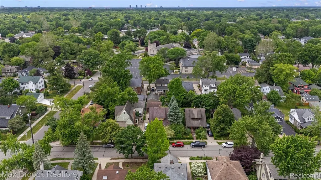 516 S Laurel Street Royal Oak City MI 48067