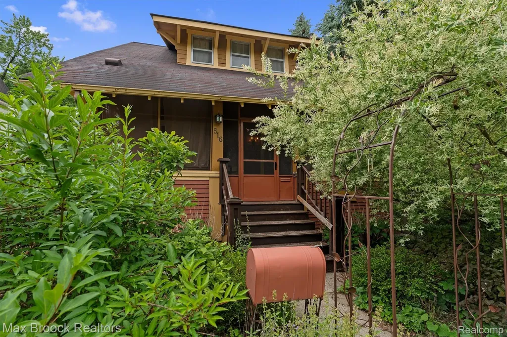 516 S Laurel Street Royal Oak City MI 48067
