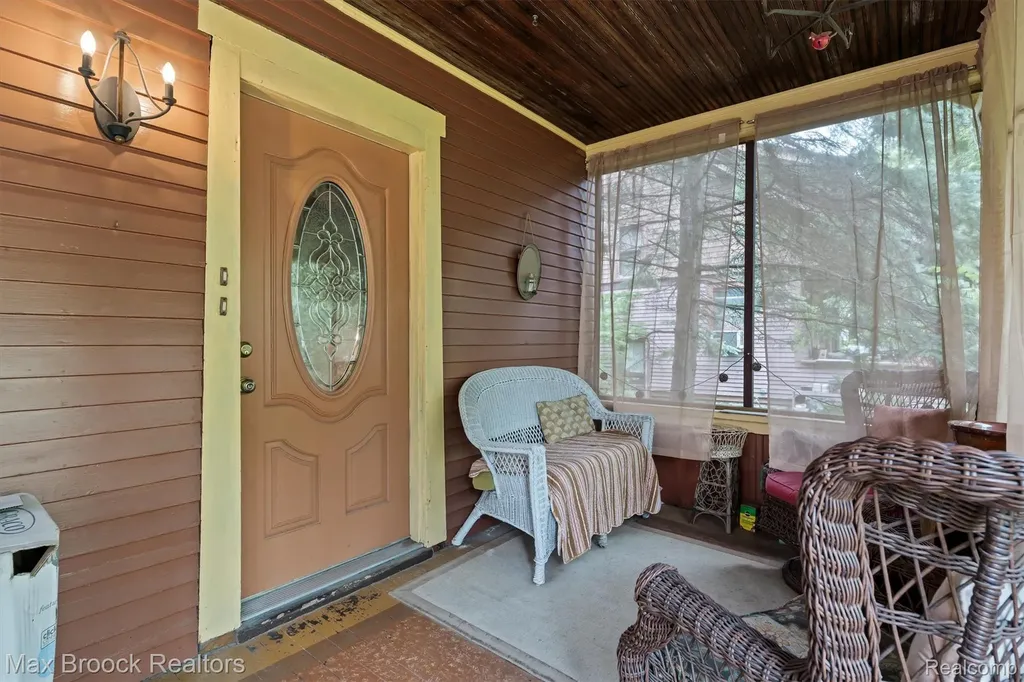 516 S Laurel Street Royal Oak City MI 48067