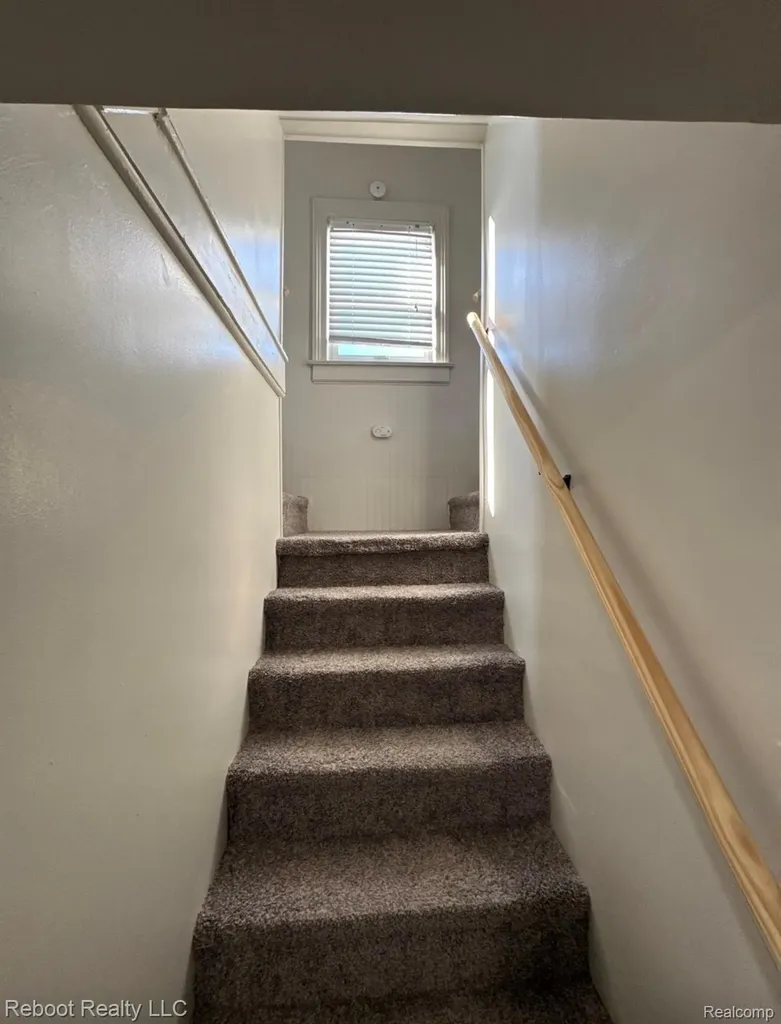 1823 Stanley Street Saginaw City MI 48602