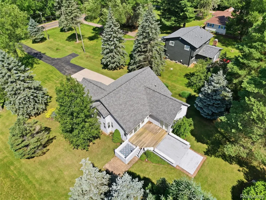 10288 Carmer Road Tyrone Township MI 48430