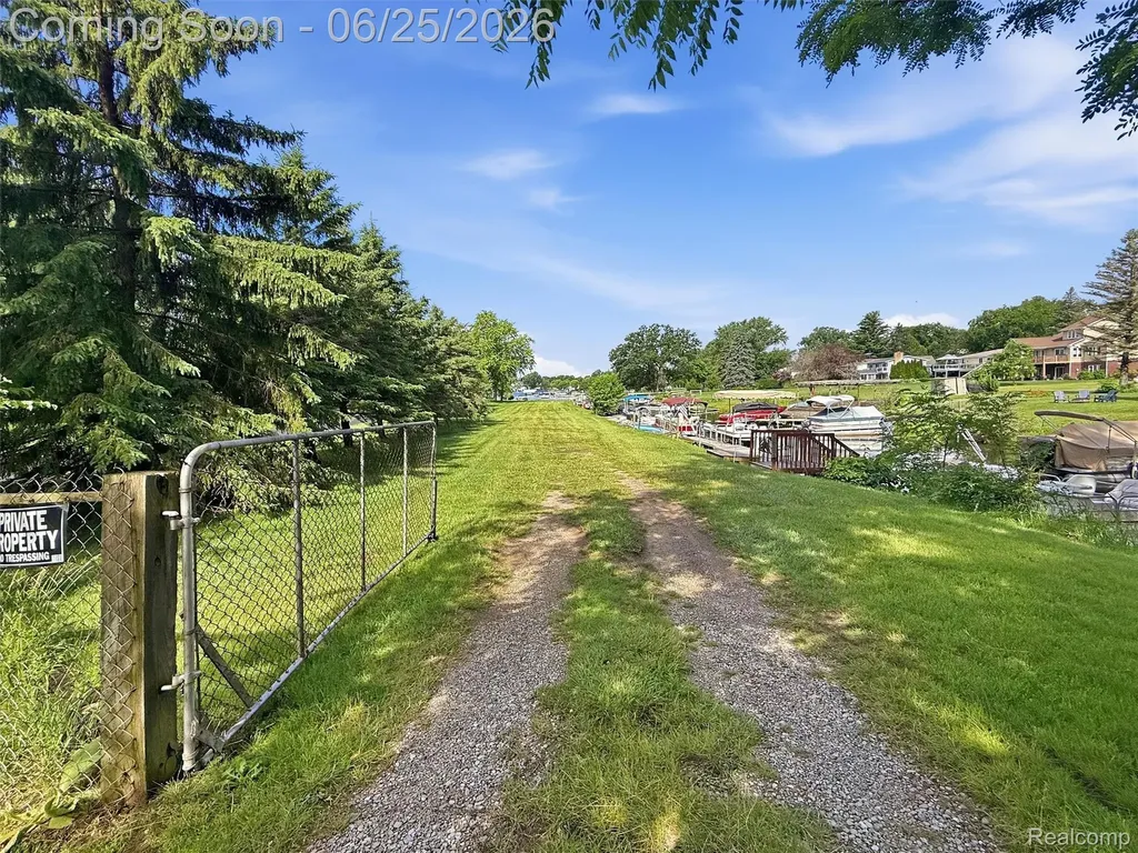 10288 Carmer Road Tyrone Township MI 48430