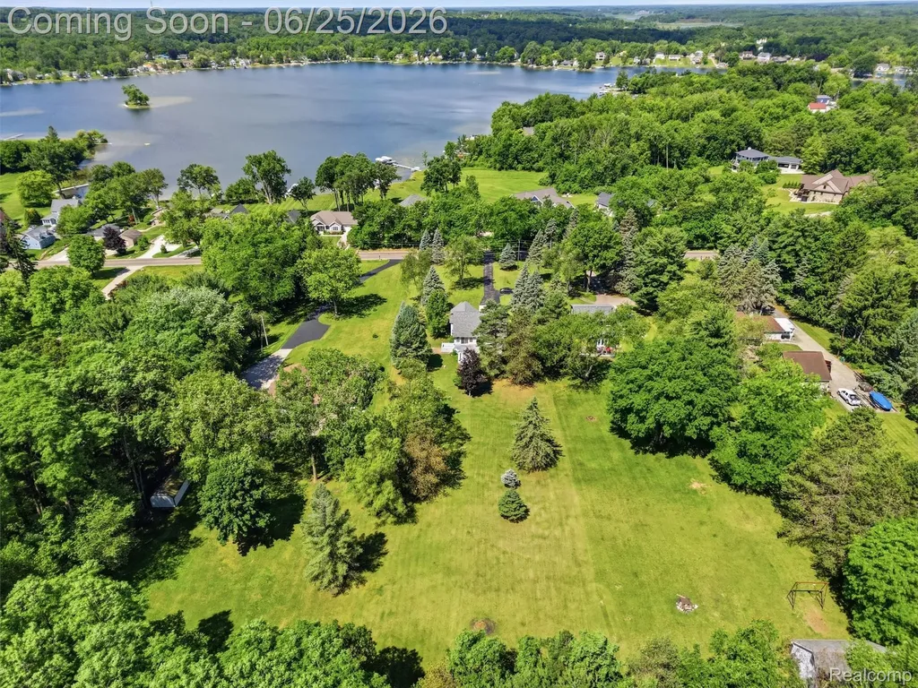 10288 Carmer Road Tyrone Township MI 48430