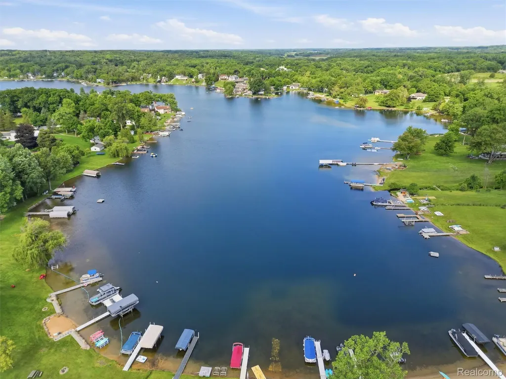 10288 Carmer Road Tyrone Township MI 48430