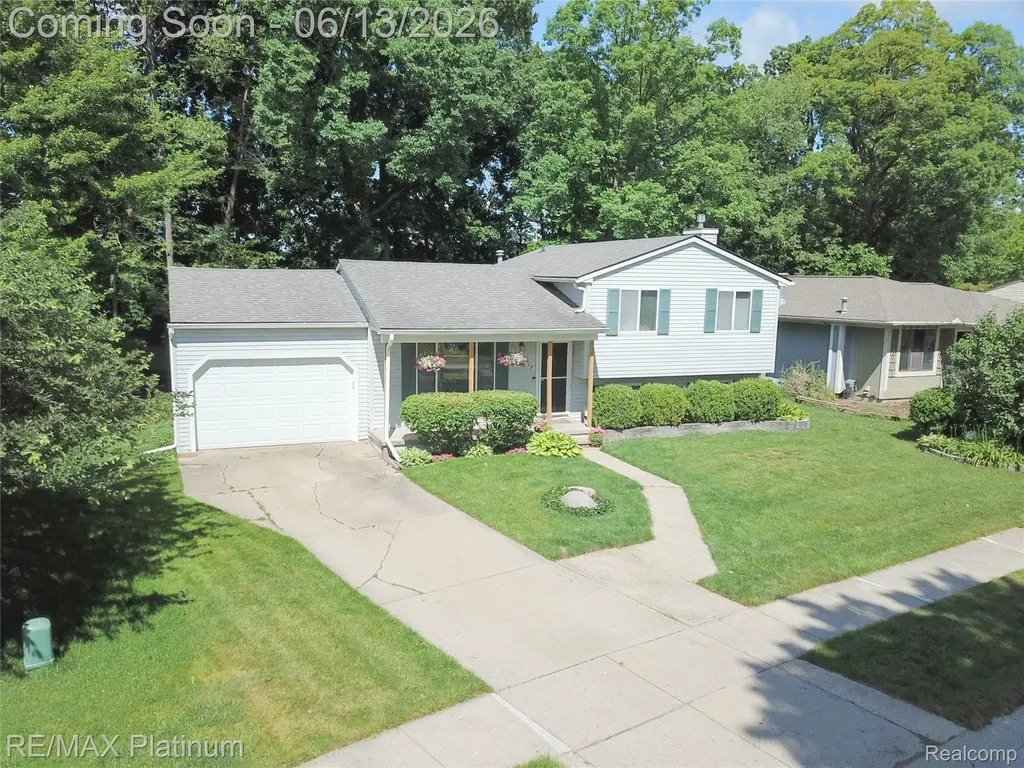 317 Woodlake Drive Brighton City MI 48116