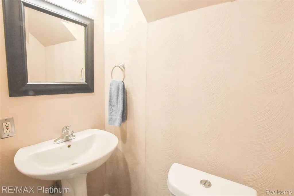 317 Woodlake Drive Brighton City MI 48116