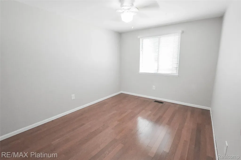 317 Woodlake Drive Brighton City MI 48116