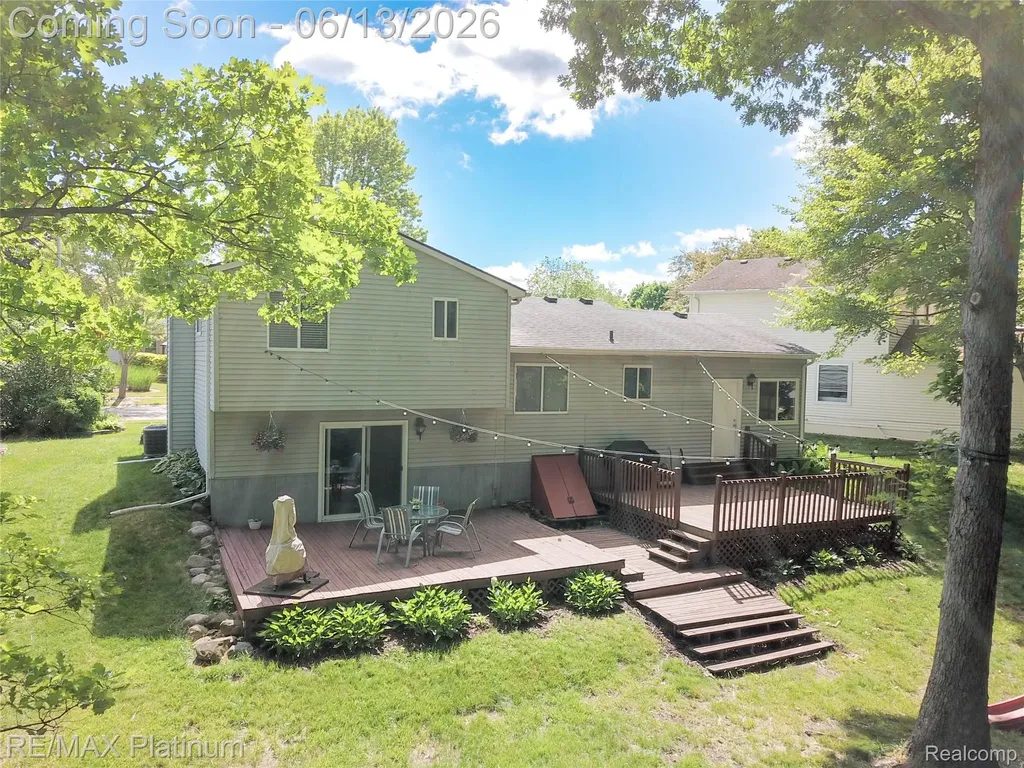 317 Woodlake Drive Brighton City MI 48116