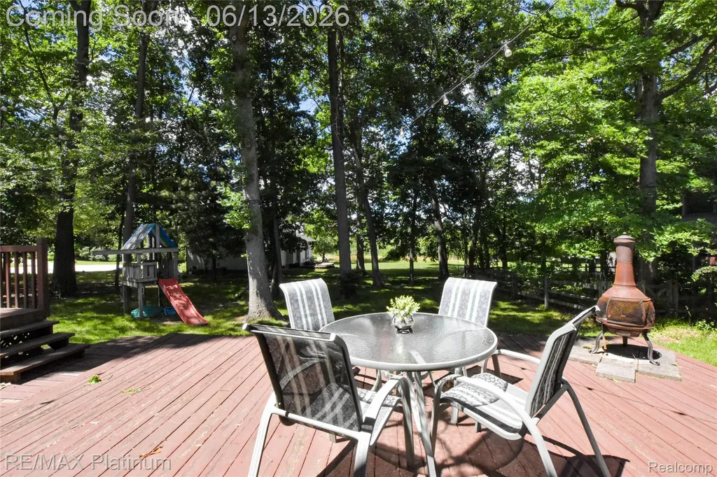 317 Woodlake Drive Brighton City MI 48116