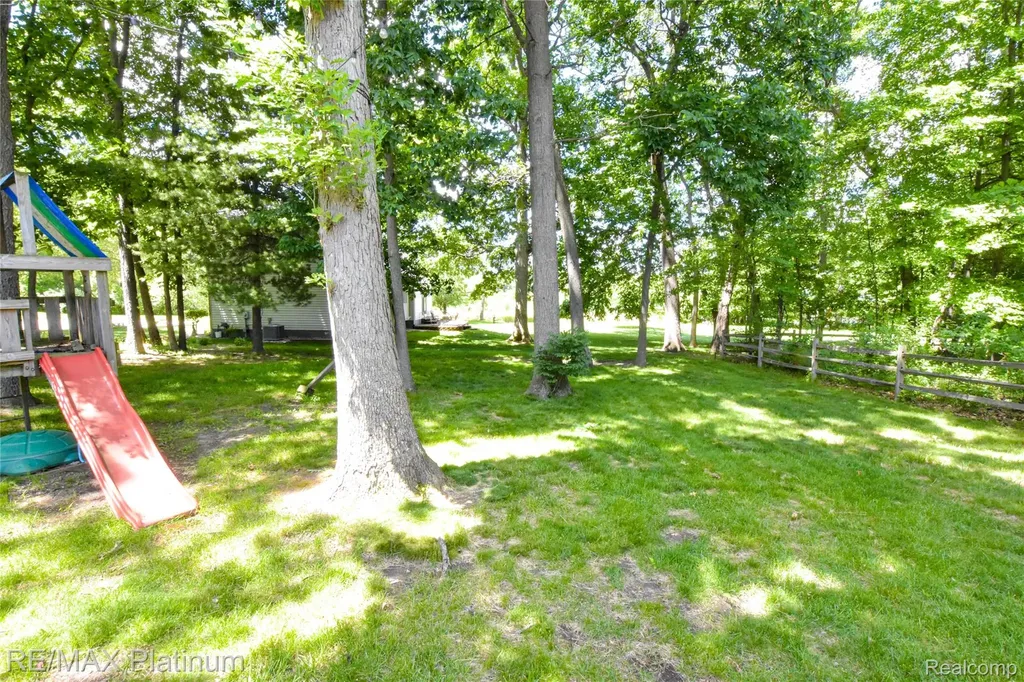 317 Woodlake Drive Brighton City MI 48116