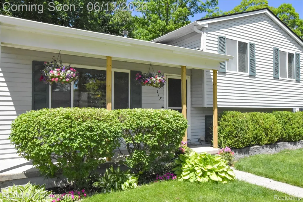317 Woodlake Drive Brighton City MI 48116