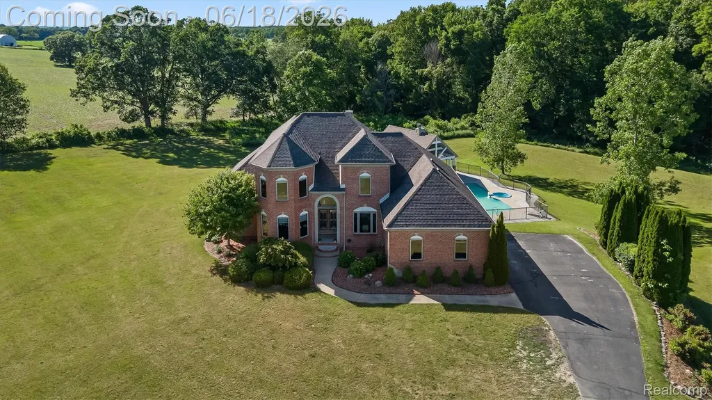 5715 Crest Court Webster Township MI 48130